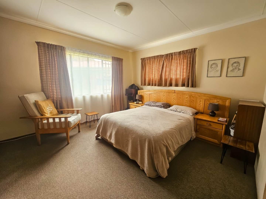2 Bedroom Property for Sale in Langenhovenpark Free State